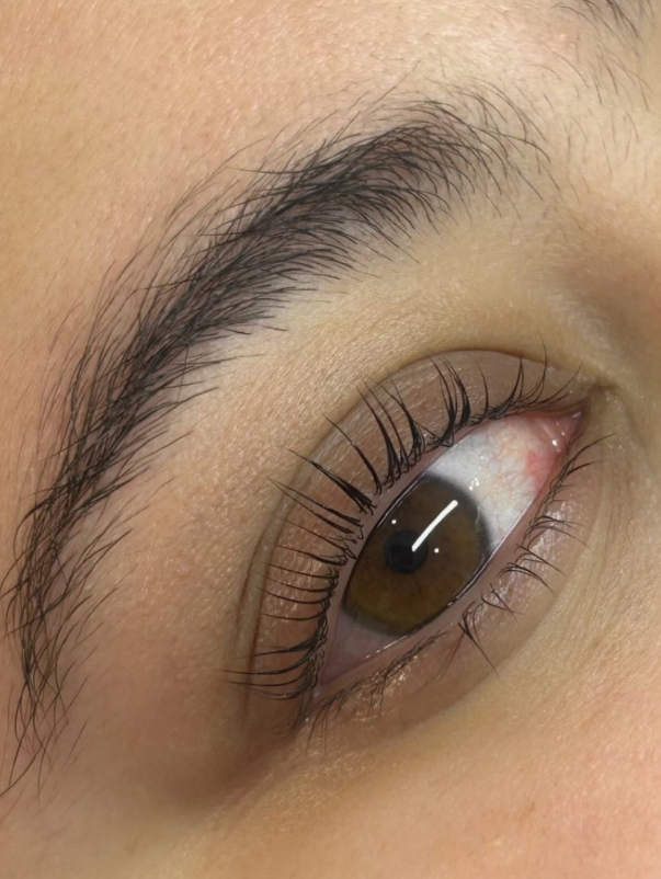 Lash lift coréen : cils naturels rehaussés et teintés